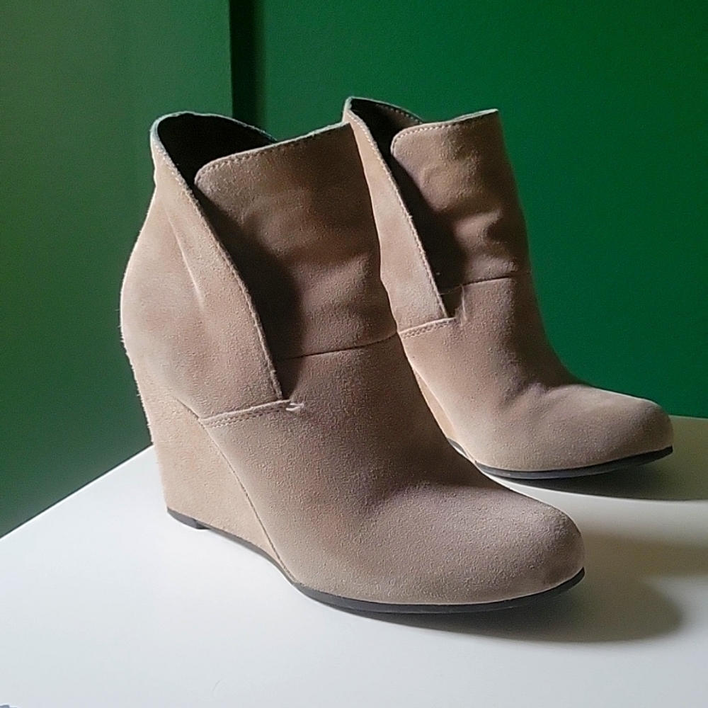 Lauren Blakwell Jonelle Light greige wedge bootie